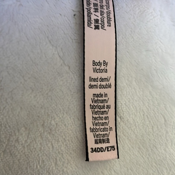 Victorias Secret bra - Picture 2 of 2